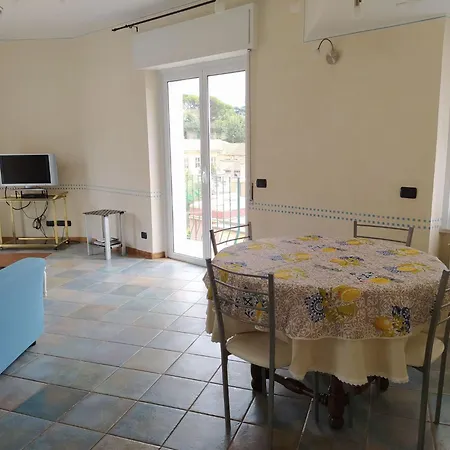 דירה Castelletto Al Mare By Interhome